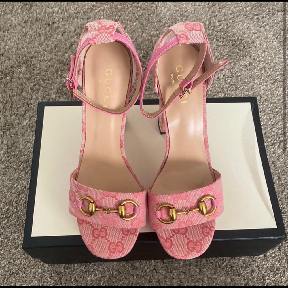Gucci heels size 38